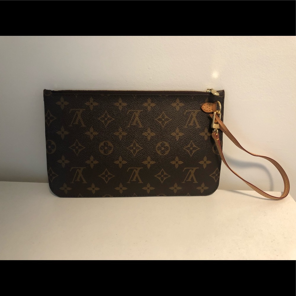 Louis Vuitton Monogram Neverfull Pochette